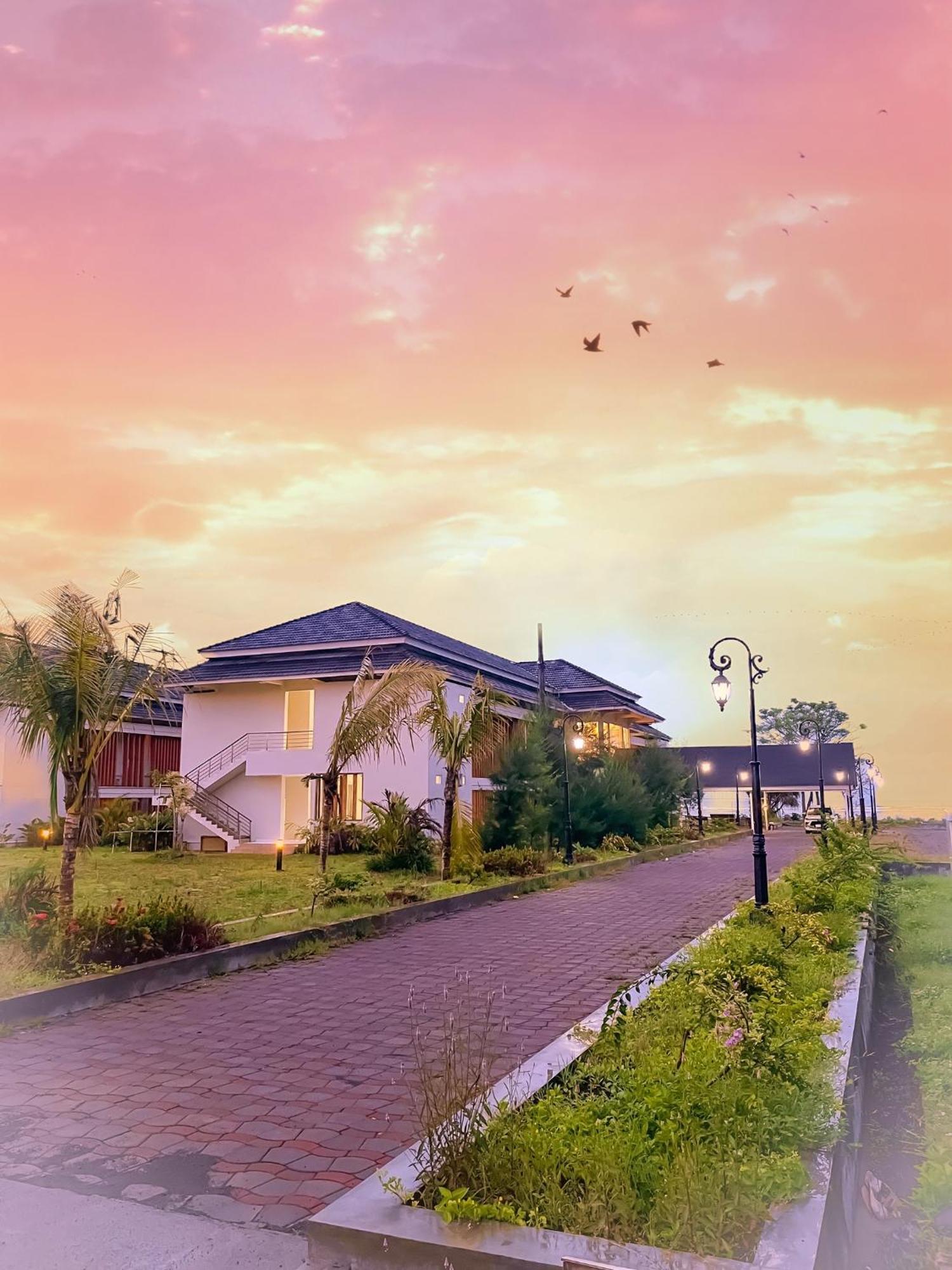 Horison Resort Antawirya Jepara Exterior foto